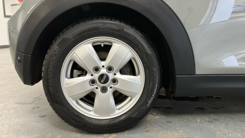 MINI Hatchback 1.5 Cooper Classic II 3dr Petrol Hatchback